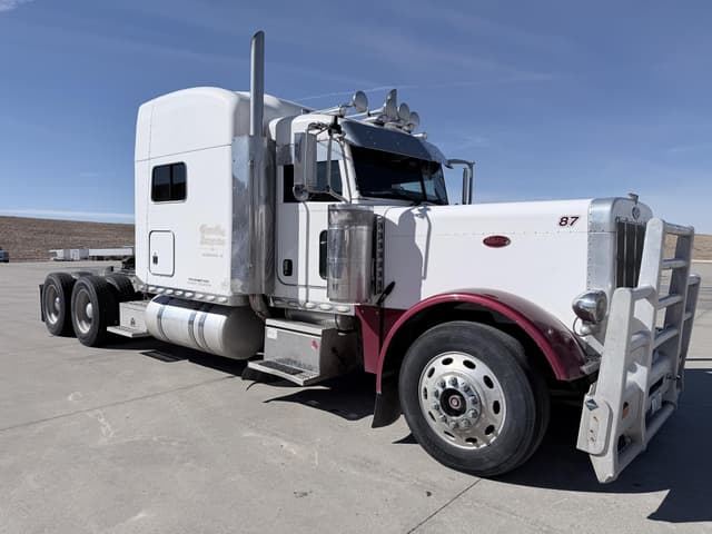 Image of Peterbilt 379 equipment image 1