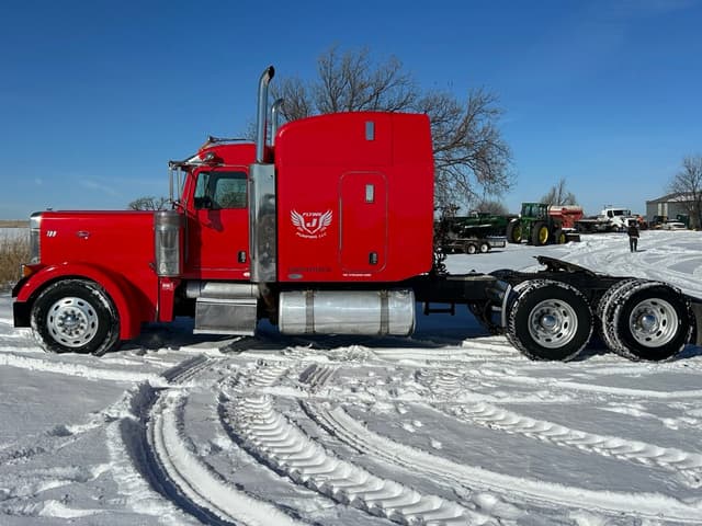 Image of Peterbilt 379 equipment image 1