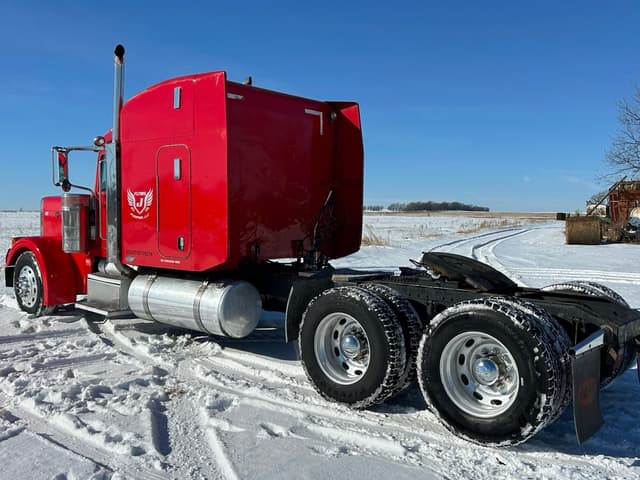 Image of Peterbilt 379 equipment image 2