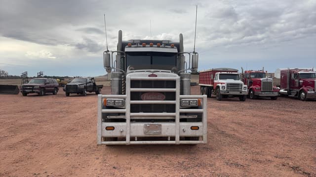 Image of Peterbilt 379 equipment image 2