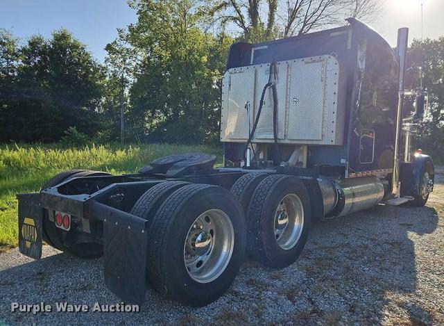 Image of Peterbilt 379 equipment image 4