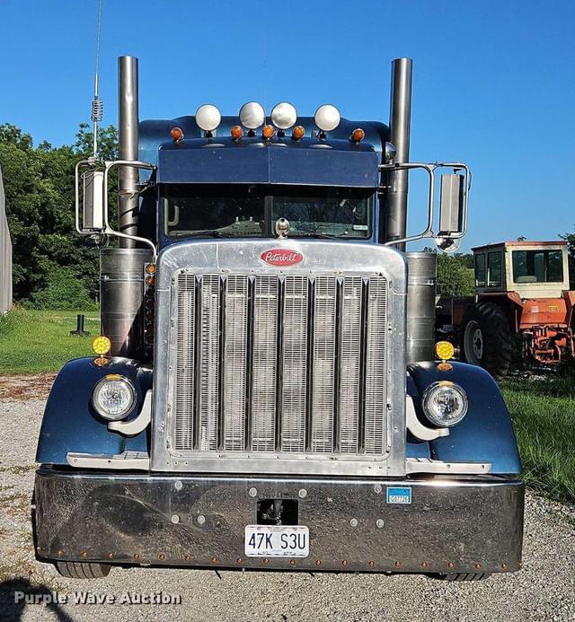Image of Peterbilt 379 equipment image 1