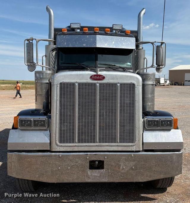 Image of Peterbilt 379 equipment image 1