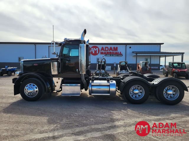 Image of Peterbilt 379 equipment image 4