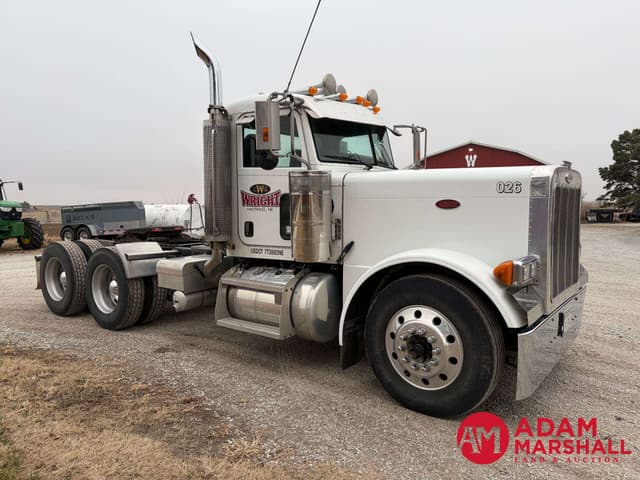 Image of Peterbilt 379 equipment image 1