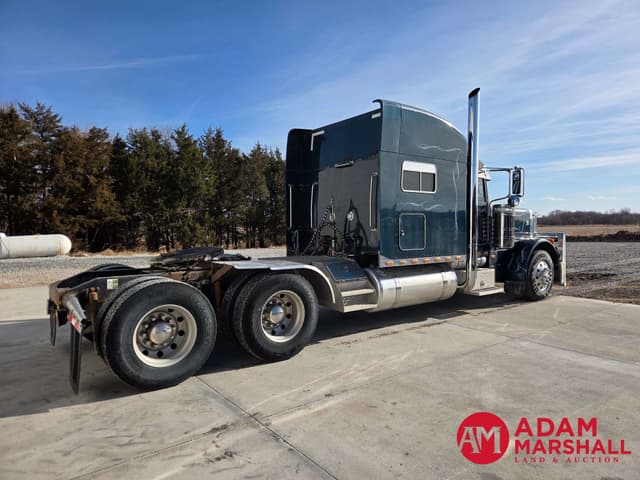 Image of Peterbilt 379 equipment image 2