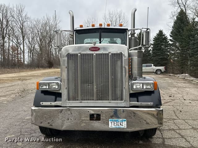 Image of Peterbilt 379 equipment image 1