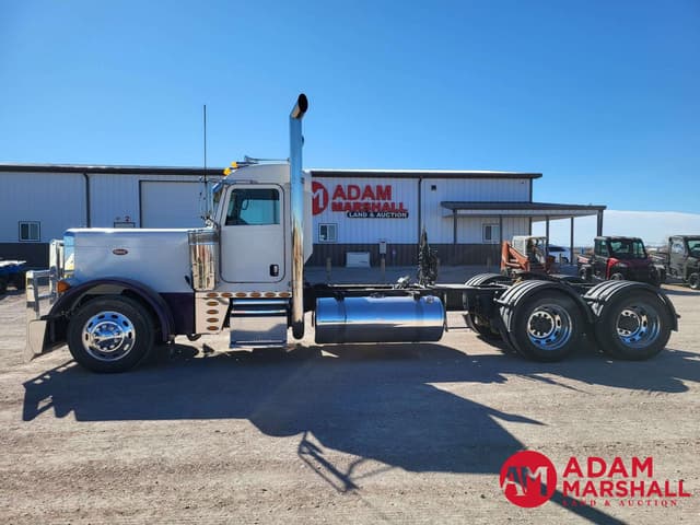 Image of Peterbilt 379 equipment image 4