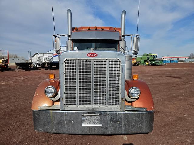 Image of Peterbilt 379 equipment image 1