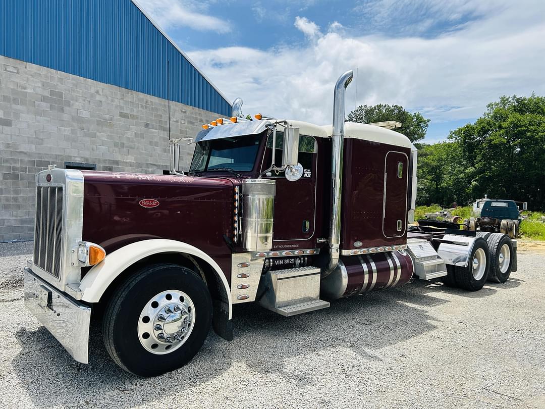 Image of Peterbilt 379 Primary image