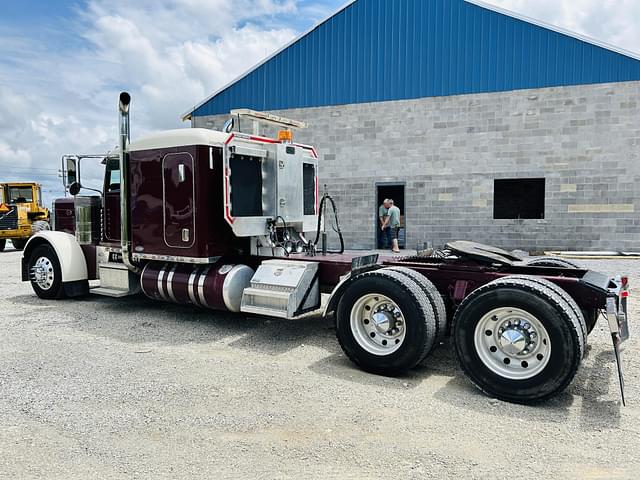 Image of Peterbilt 379 equipment image 3