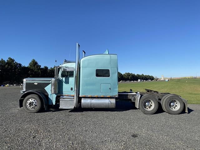 Image of Peterbilt 379 equipment image 1