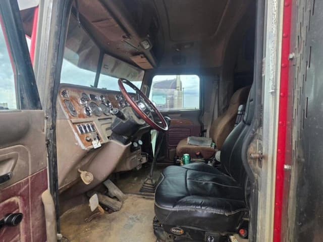 Image of Peterbilt 379 equipment image 4