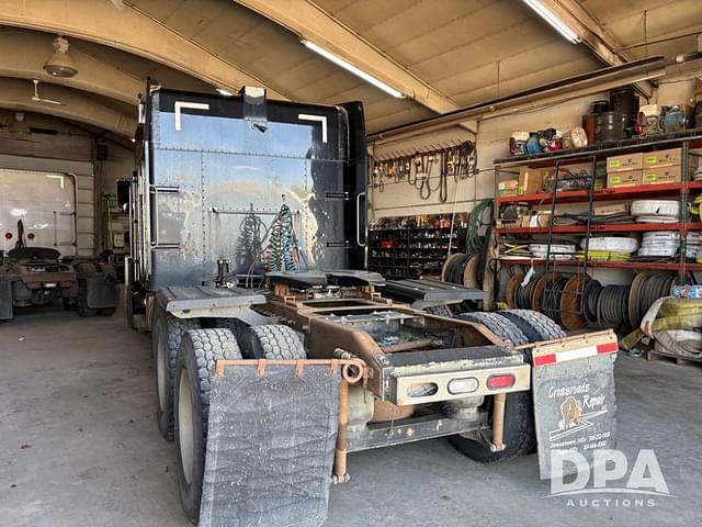 Image of Peterbilt 379 equipment image 4