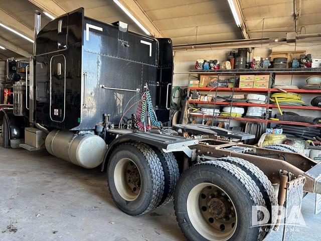 Image of Peterbilt 379 equipment image 3