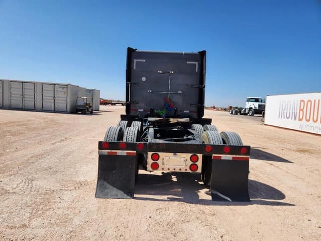 Image of Peterbilt 379 equipment image 3