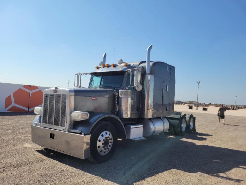 Image of Peterbilt 379 Primary image