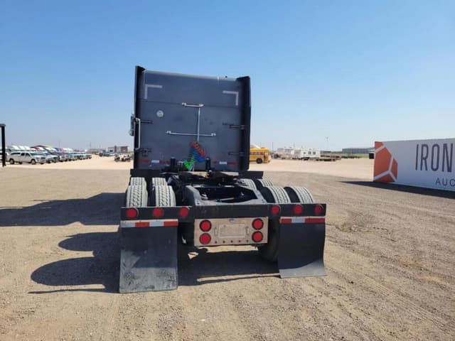 Image of Peterbilt 379 equipment image 3