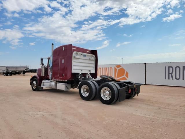 Image of Peterbilt 379 equipment image 2