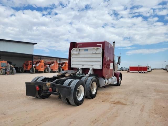 Image of Peterbilt 379 equipment image 4
