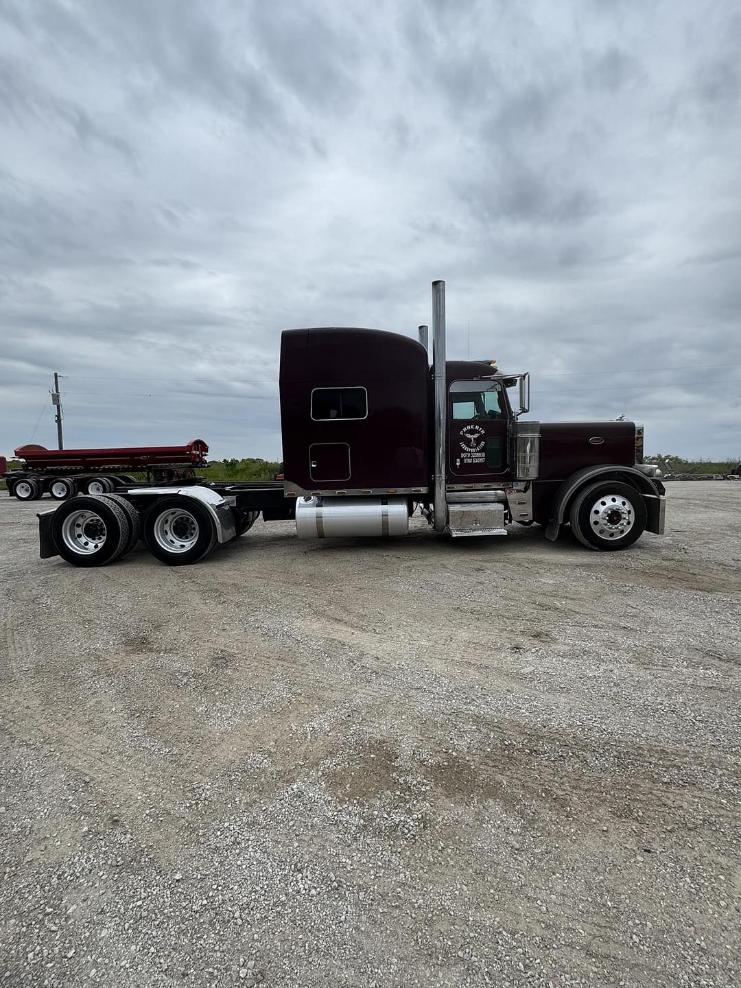 Image of Peterbilt 379EXHD Image 0