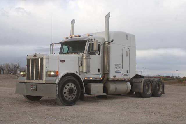 Image of Peterbilt 379 equipment image 1