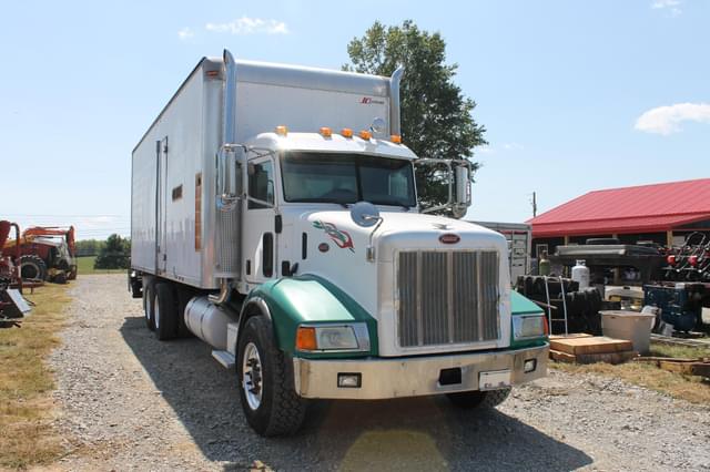 Image of Peterbilt 385 equipment image 1