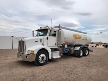 Main image Peterbilt 385