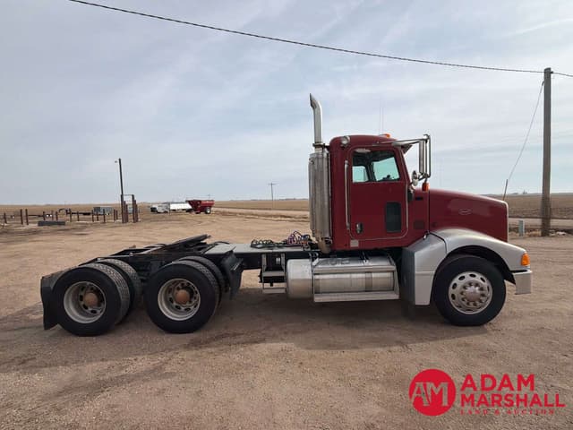 Image of Peterbilt 385 equipment image 3