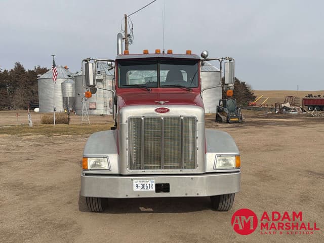 Image of Peterbilt 385 equipment image 2