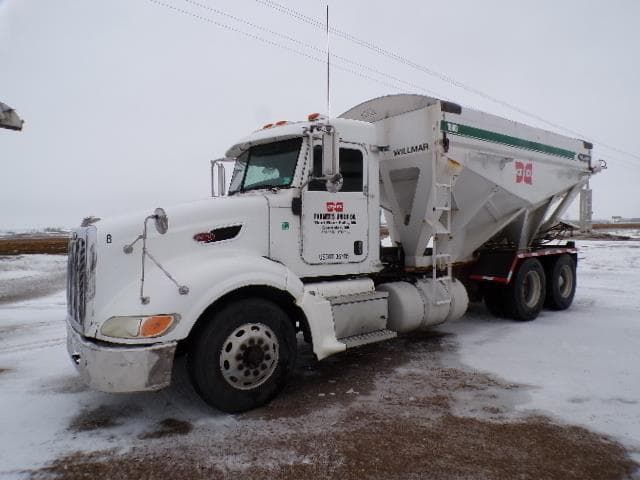 Image of Peterbilt 386 equipment image 2