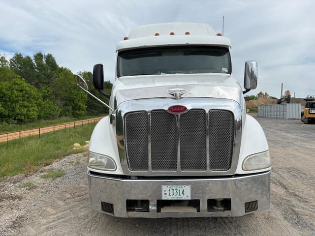 Image of Peterbilt 387 equipment image 3