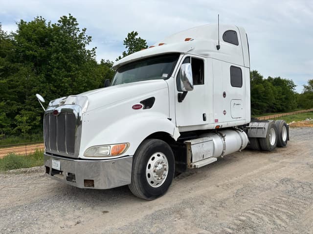 Image of Peterbilt 387 equipment image 2