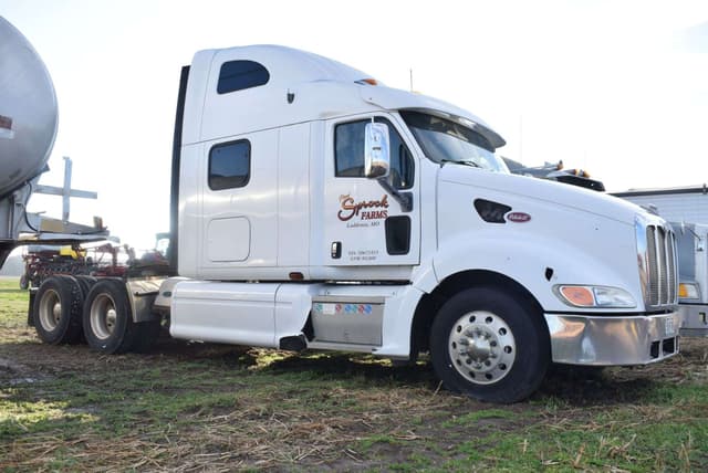 Image of Peterbilt 387 equipment image 2