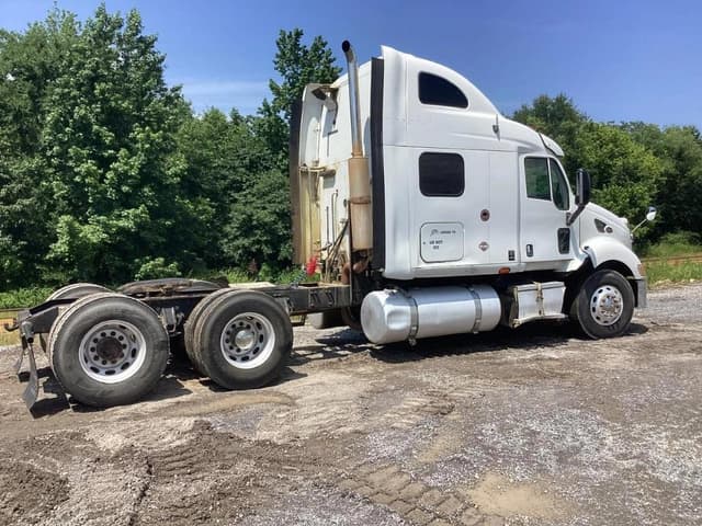 Image of Peterbilt 387 equipment image 3