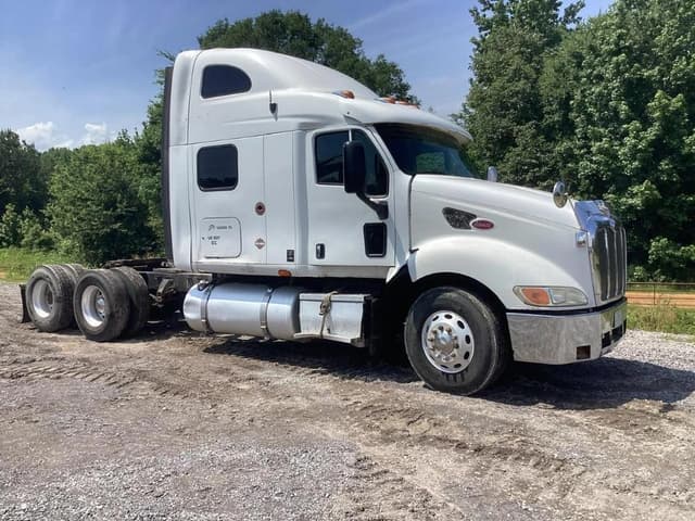 Image of Peterbilt 387 equipment image 1