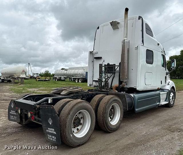 Image of Peterbilt 387 equipment image 4