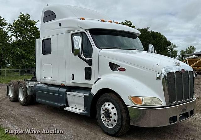 Image of Peterbilt 387 equipment image 2