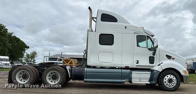 Image of Peterbilt 387 equipment image 3