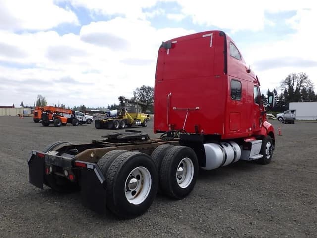 Image of Peterbilt 387 equipment image 4