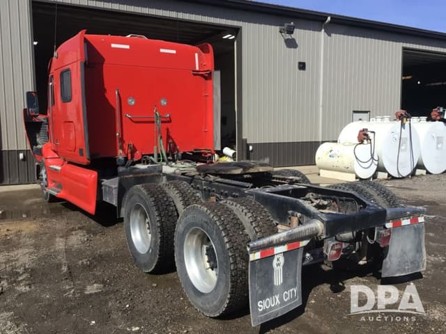 Image of Peterbilt 387 equipment image 2