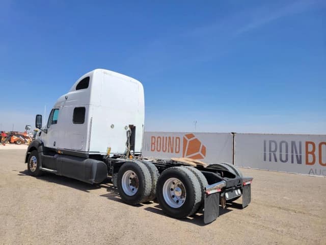 Image of Peterbilt 387 equipment image 2