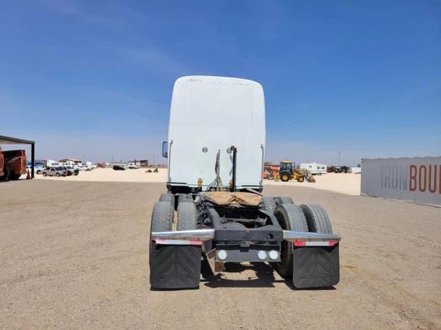 Image of Peterbilt 387 equipment image 3