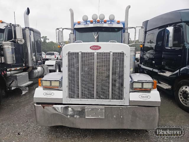 Image of Peterbilt 389 equipment image 1