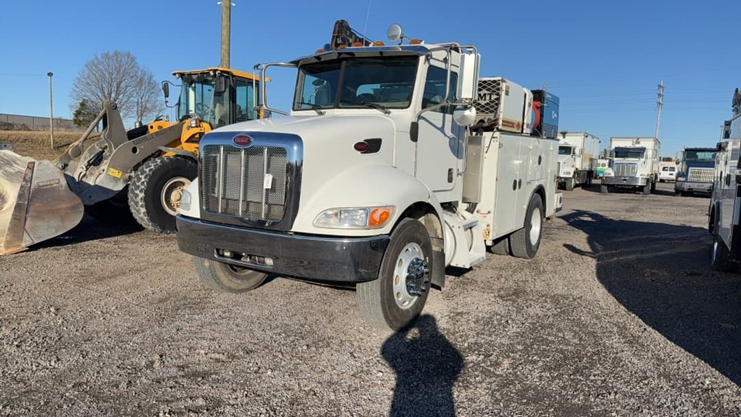 Image of Peterbilt 335 Primary image