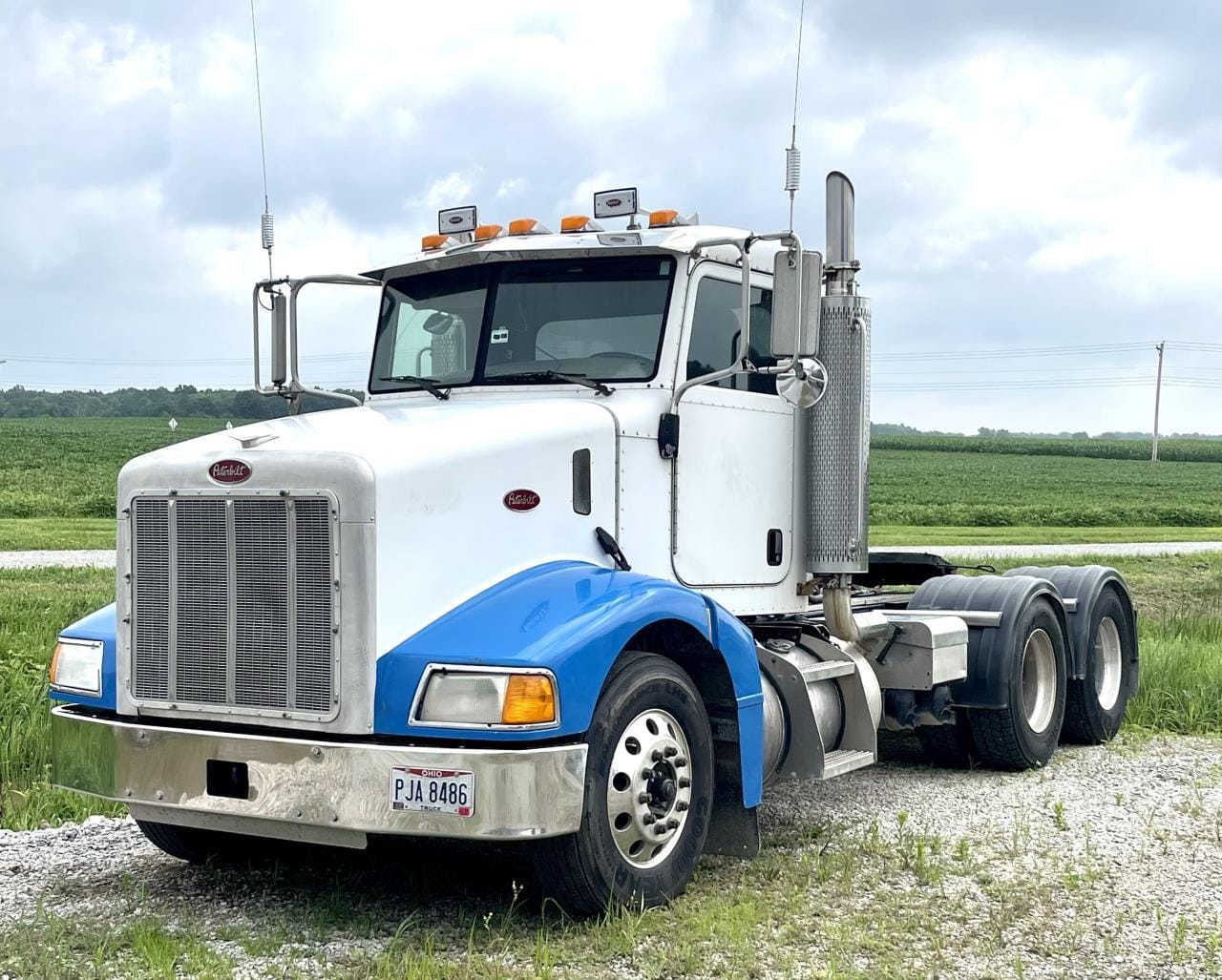 Main image Peterbilt 385