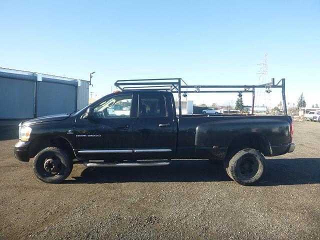 Image of Dodge Ram 3500 equipment image 4