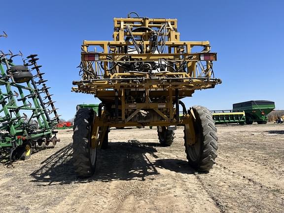 Image of Ag-Chem Rogator SS1074 equipment image 4