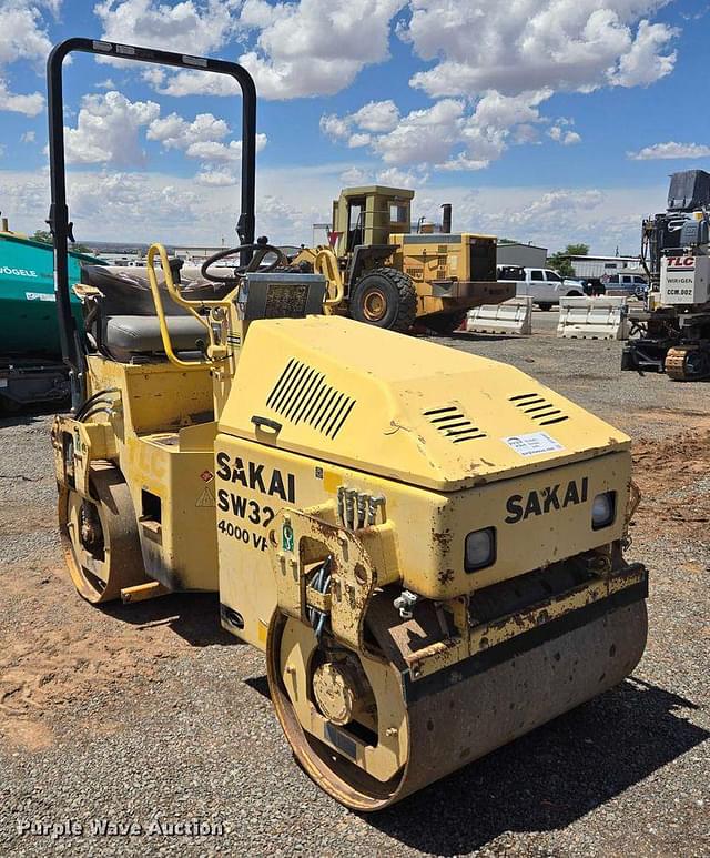 Image of Sakai SW320 equipment image 2