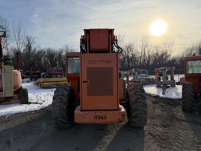 Image of Skytrak 10054 equipment image 3